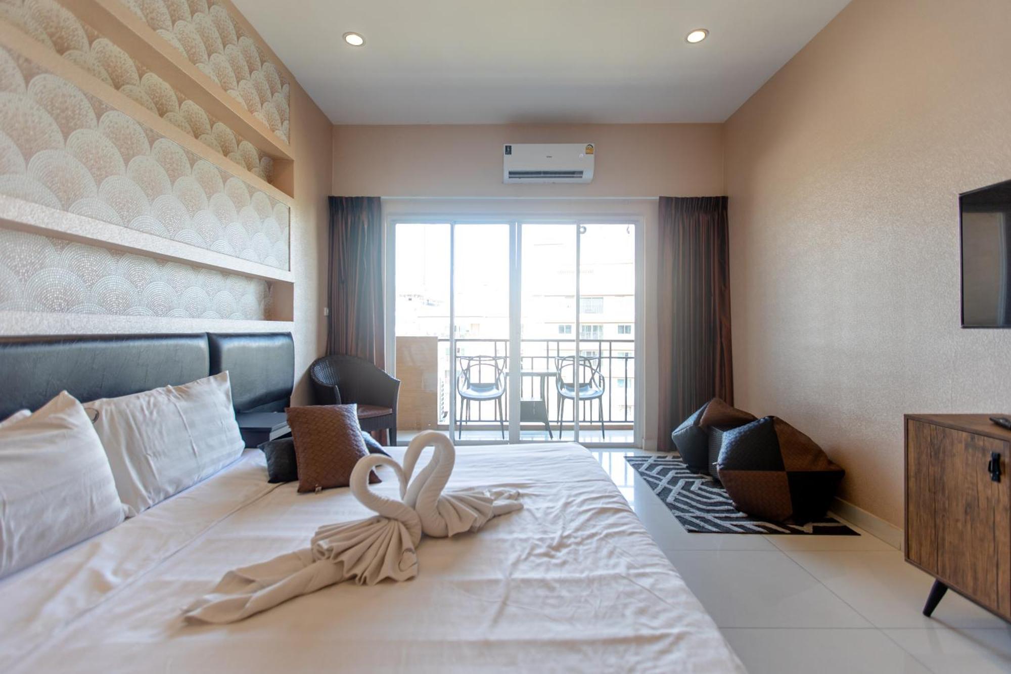 Sun Sky Resort Near Beach Jomtien Beach Exterior photo